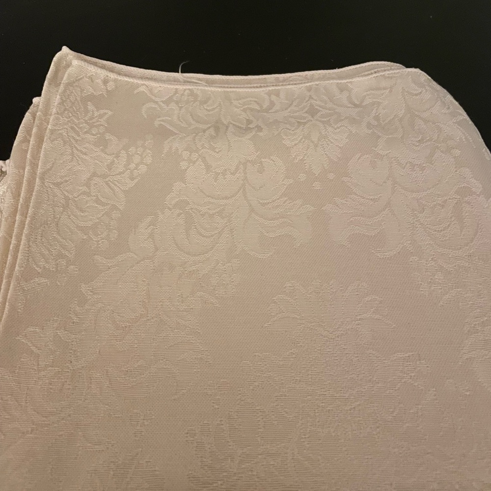 Lovely vintage Silk like Napkins